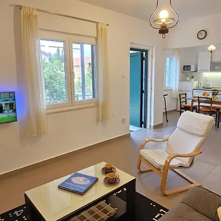 Holiday home With Garden, Terrace And Bike Or Boat Storage, 30m From - Fig Tree House *