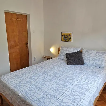 With Garden, Terrace And Bike Or Boat Storage, 30m From - Fig Tree House