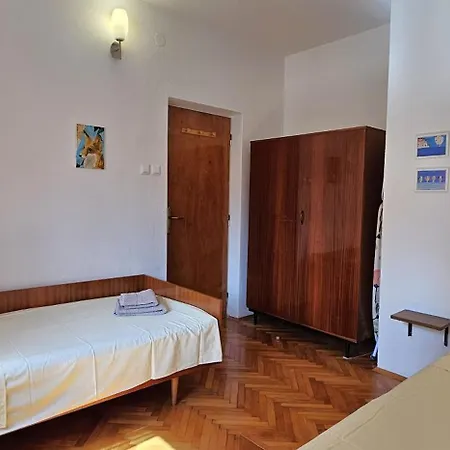 With Garden, Terrace And Bike Or Boat Storage, 30m From - Fig Tree House *